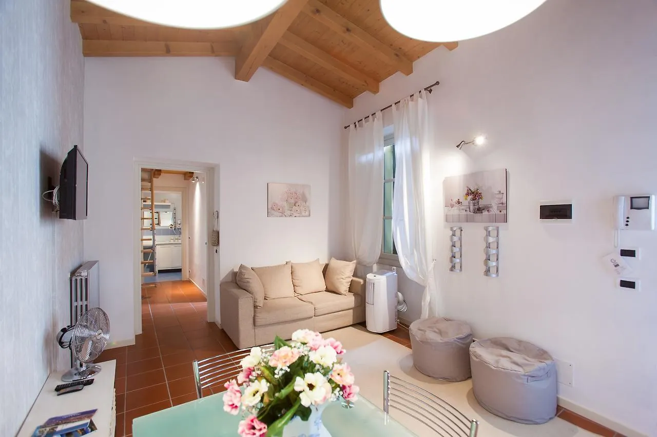 Soleluna Apartments - By Relais Di Giada Lake Como Италия