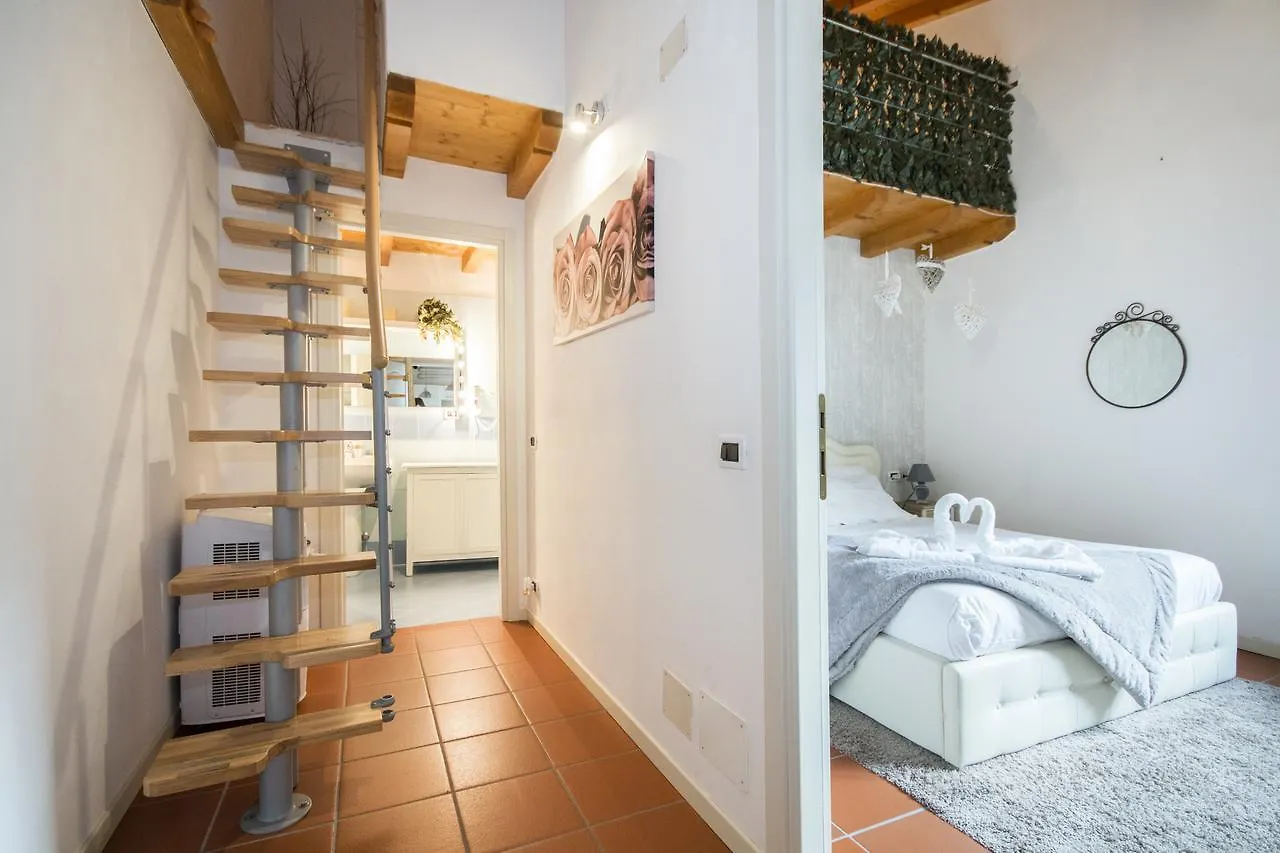 Soleluna Apartments - By Relais Di Giada Lake Como 2*,  Италия