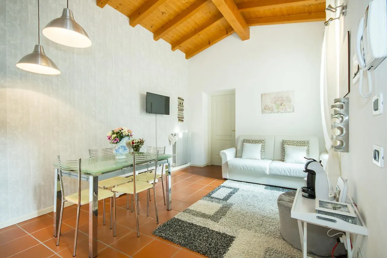 Soleluna Apartments - By Relais Di Giada Lake Como Италия