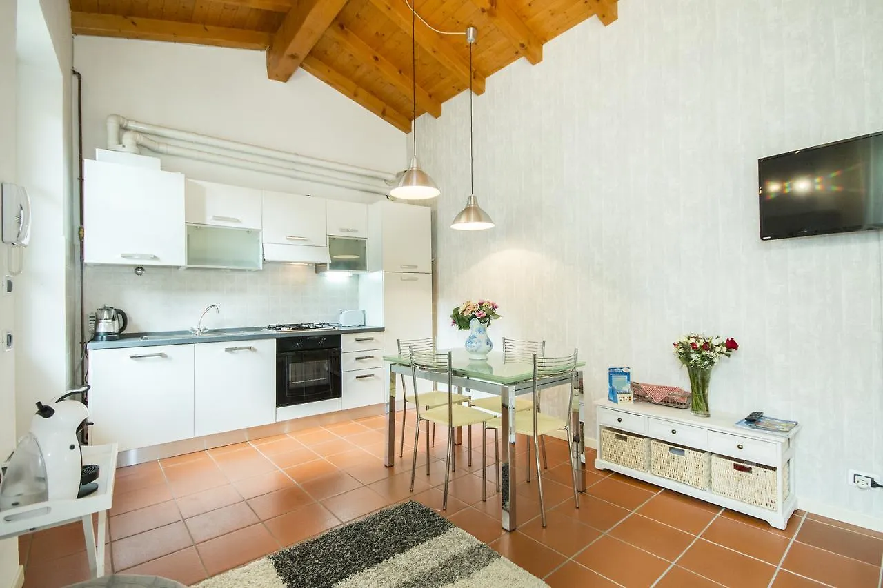 Апарт-отель Soleluna Apartments - By Relais Di Giada Lake Como