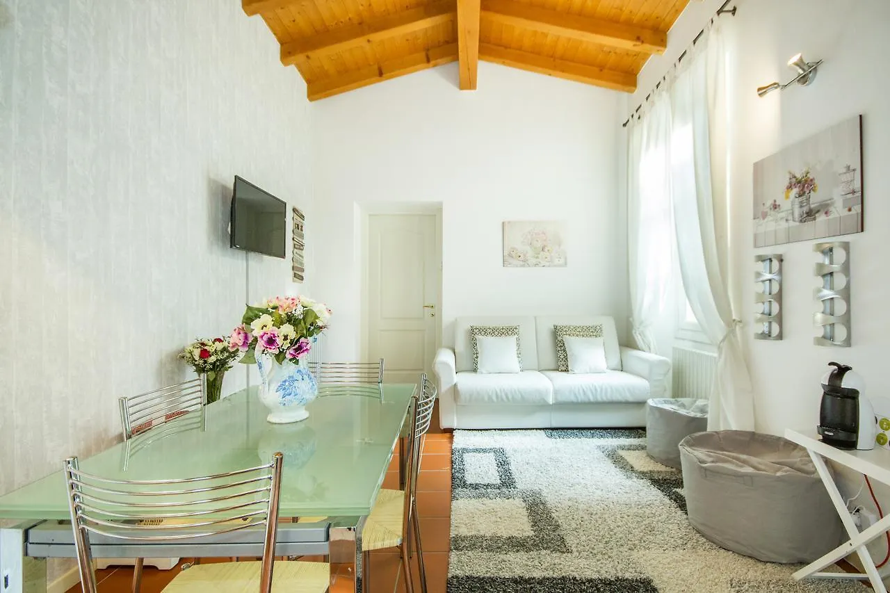 Soleluna Apartments - By Relais Di Giada Lake Como 2*,